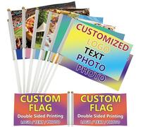Des drapeaux double face personnalisables, sur lesquels vous pouvez faire imprimer votre logo, des photos ou du texte ; une excellente idée de cadeau. (12.5x21cm/5x8in)