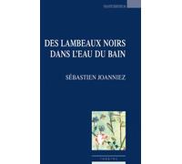 Des Lambeaux Noirs Dans L'eau Du Bain
