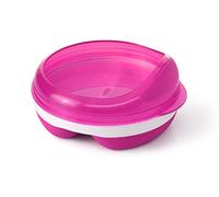 Description du produit : Assiette 2 divisions avec couvercle. Permet de conserver ou de transporter les aliments separement. Le couvercle peut aussi servir d'assiette pour le dessert. Rebord amovible incline vers l'interieur pour ramener les aliments vers la cuillere. Evite que la nourriture deborde de l'assiette. Antiderapant sous l'assiette. En plastique, sans bpa, sans pvc et sans phtalate. Passe au micro onde (sans le couvercle) et au lave vaisselle.