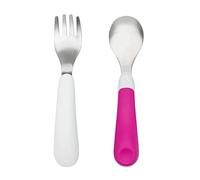 Description du produit : Set fourchette et cuillere en inox, manche en plastique, forme ergonomique, manche non glissant, ne glissera pas dans l'assiette. Sans bpa, sans phtalate, sans pvc. Passe au lave vaisselle