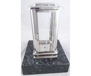 designgrab Lampe funéraire Royal en acier inoxydable avec socle en granit en granit Labrador Blue Pearl BP/Labrador Acier/Scandi Argent, avec croix gravé sur Lampes Porte Lanterne funéraire Lampe