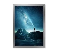 DesignQ Décoration murale encadrée moderne A Man Shining A Light Into The Night Sky