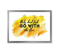 DesignQ Décoration murale encadrée Only Dead Fish Go With The Flow