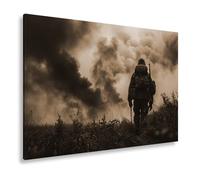 deyoli Impression sur toile représentant un soldat marchant à travers un paysage de guerre fumé Format : 70 x 50 cm Effet : sépia XXL Impression d'art sur châssis Décoration de salon