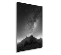 deyoli Impression sur toile Une personne étonnée sous l'étendue scintillante de la Voie lactée Format : 60 x 40 cm Effet : noir et blanc XXL Impression d'art sur châssis / Décoration murale