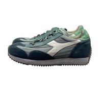 DIADORA