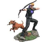 Marvel Comic Gallery - Statuette Hawkeye With Pizza Dog 23 Cm