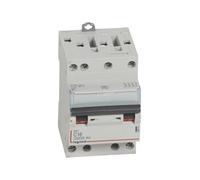 Disjoncteur DX³4500 6kA arrivée haute et sortie basse par borne à vis tétrapolai