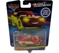 Disney Cars Lightning McQueen Glow Racers Le véhicule de Cast brille dans le noir, édition collector, Mattel HPG77