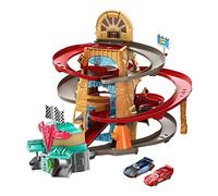 Disney Pixar Cars coffret Courses à Radiator Springs pour petites voitures, véhicules Flash McQueen ou Jackson Storm inclus, jouet pour enfant, GTK90