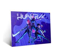 Displate Affiche Métal Kpop Demon Hunters (2025) - Netflix - Demon Hunters Trio - Huntrix Kpop - Cadeau de Collection - Décoration Murale Premium Cadeau Affiche de Film - 32 x 45 cm
