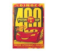 Displate Affiche Métallique Disney Pixar - Cars - Lightning McQueen Piston Cup Vintage - Déco Maison Chambre - Cadeau - Decoration Murale Salon Metal Poster 32 cm x 45 cm