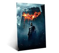 Displate Officiel DC Comics Poster Métallique Fixation Magnétique Licence Officielle Image Affiche de Haute Qualité The Dark Knight - Batman in Gotham City hauteur 67,5 cm largeur 48 cm