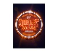 Displate Officiel Peaky Blinders Métallique Fixation Magnétique Licence Officielle Image Affiche de Haute Qualité Illustrations - Shelby Co Ltd Neon - Größe M - hauteur 45 cm largeur 32 cm.