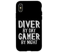 Diver by Day Gamer by Night Underwater Deep Sea Free Diving Coque pour iPhone X/XS