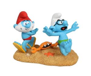 Diverse Figure Papa Smurf And Brainy On The Beach