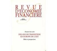 Dix ans de transition en Europe de l'est Collectif (Auteur)