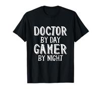 Doctor by Day Gamer by Night Clinique de santé familiale Médecins T-Shirt