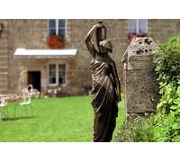 Dommartin Statue de Jardin en Fonte Déesse à l’Amphore - Statue Déesse à l’amphore brun antique