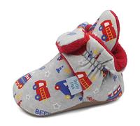 Dotty Fish Chaussures. Chaussons pour bébés avec semelles en daim. Bottines pour les premiers pas de bébé. Gris avec trains et voitures. 0-6 Mois