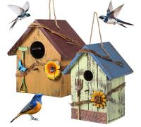 DoubleFill Lot de 2 nichoirs décoratifs à suspendre en bois peints à la main pour les amateurs d'oiseaux, hirondelles, mésanges sauvages, décoration de jardin (bleu, jaune, toit en bois)