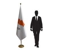 Drapeau Chypre avec mât et pied - drapeau protocolaire et diplomatique pour ambassades, consulats, ministères, universités, écoles, collectivités, conférences et cérémonies solennelles. Code CN6-CY