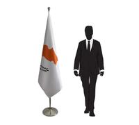 Drapeau Chypre avec mât et pied - drapeau protocolaire pour représentations diplomatiques, ambassades, consulats, institutions, universités, écoles, conférences et cérémonies. Code CN2-CY