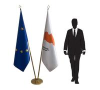 Drapeau Chypre et Union Européenne avec pied et mâts - ensemble diplomatique et protocolaire pour représentations nationales, ambassades, universités, conférences et cérémonies. Code CN8-EU-CY-L