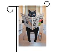 Drapeau de chat noir assis sur les toilettes et lisant un journal en plein air, jardin, design décoratif moderne populaire, taille unique