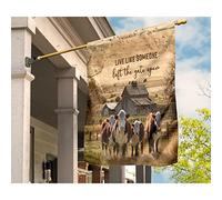 Drapeau De Décoration Supérieure Jardin Signe Durable Drapeaux De Pirate Décoration Pour Pelouse Balcon Patio Images De Vaches À La Campagne. On Dirait Que Quelqu'Un A Laissé Le Portail Ouvert. S