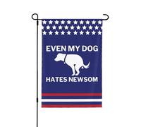 Drapeau de jardin 12x18 « Même mon chien déteste Gavin Newsom » - Drapeau anti-Newsom - Décoration extérieure pour terrasse et pelouse