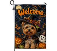 Drapeau de jardin avec citation de bienvenue du Yorkshire Terrier Halloween | Chapeau de sorcière, drapeau de cour, lanternes, fantôme, papillon, fond d'horizon de minuit, décoration de cour saisonnière