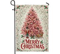 Drapeau de jardin avec citation en anglais « Peach Christmas Tree | Soldat casse-noisette, drapeau de cour, motif baies de houx, paysage d'hiver, affichage de cour extérieure