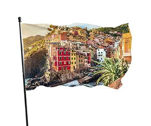 Drapeau de jardin avec vue sur le coucher du soleil 0,9 x 1,5 m Couleur ancienne Falaise Côte Lumière du soleil Colline Rivière Italie Ville Scape Polyester Yard Drapeaux Maison Patio Pelouse Intéri