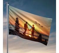Drapeau de jardin drôle couple tenant la main sur une plage au coucher du soleil. Drapeau homme cabe décoration accessoires de chambre pour homme (30 x 45 cm)