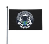 Drapeau De Jardin The Earth In The Hands Of An Astronaut Drapeau De Bienvenue Amusante Garden Flag Antifouling Pride Flag Pour Pelouse Cour Pavillon 152X90CM