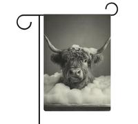 Drapeau de jardin Vache Highland dans une baignoire en toile de jute double face 30,5 x 45,7 cm