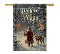 Drapeau de maison avec citation « Believe in the Magic Santa Claus » 71,1 x | Paysage de forêt d'hiver, drapeau de pelouse, compagnon de renne, pins enneigés, citation saisonnière nostalgique