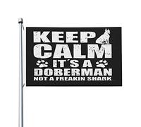 Drapeau De Pirate Couleurs Vives, Restez Calme, C'Est Un Doberman, Pas Un Chien Requin Renforcé Bruant Pour Balcon Anniversaire Drapeaux 90X150Cm