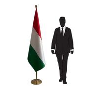 Drapeau Hongrie avec pied et mât - utilisé lors des conférences internationales, événements diplomatiques, cérémonies protocolaires. Pied Ø 315mm, inox finition dorée, hampe pointe ronde. Code CN6-HU