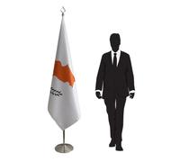 Drapeau officiel Chypre avec mât et pied - drapeau diplomatique pour usages protocolaires dans ambassades, consulats, universités, écoles, collectivités, ministères et administrations. Code CN1-CY-L