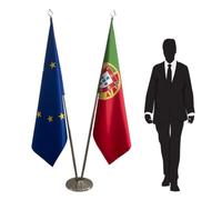 Drapeau Portugal et Union Européenne avec mâts et pied en inox - drapeaux sur pied pour bureaux, événement officiel. Pied Ø 360mm, inox finition argentée, hampe pointe lance. Code CN3-EU-PT-L