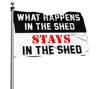 Drapeau pour chambre de fille avec inscription « What Happens In The Shed Stays In The Shed » - Décoration de terrasse amusante - Accessoires pour joueurs (60 x 90 cm)