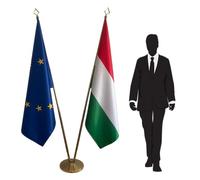 Drapeau protocolaire Hongrie et Union Européenne avec pied et mâts - pour représentations diplomatiques, ambassades, universités. Pied Ø 360mm, inox finition dorée, mâts pointe lance. Code CN8-EU-HU-L