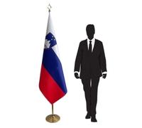 Drapeau Slovénie avec mât et pied en inox - drapeau officiel pour ambassades, institutions européennes et cérémonies protocolaires. Pied Ø 315mm, inox finition dorée, hampe pointe lance. Code CN6-SI-L