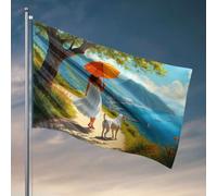 Drapeaux amusants pour dortoirs d'université - Une femme en robe blanche promène son chien le long d'un chemin au bord de la mer - Accessoires de dortoir pour décoration de chambre (120 x 180 cm)