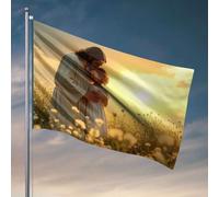 Drapeaux amusants Un homme en robes blanches embrasse un enfant dans un champ de fleurs pendant le coucher du soleil. Drapeau décoratif de chambre Drapeaux de décoration de campagne (60 x 90 cm)