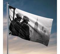 Drapeaux de grotte pour homme et grotte - Deux ouvriers du bâtiment admirent l'horizon de la ville - Drapeaux amusants pour décoration de chambre de filles (120 x 180 cm)