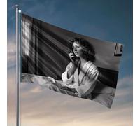 Drapeaux de jardin drôles avec inscription « A Woman In A Robe Sits On A Bed Talking On Her Phone » Drapeaux pour votre chambre Homme Cave Bar (60 x 90 cm)