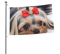 Drapeaux de jardin personnalisés « Petit chien avec un nœud papillon rouge » (90 x 60 cm) avec œillets, mâts assortis